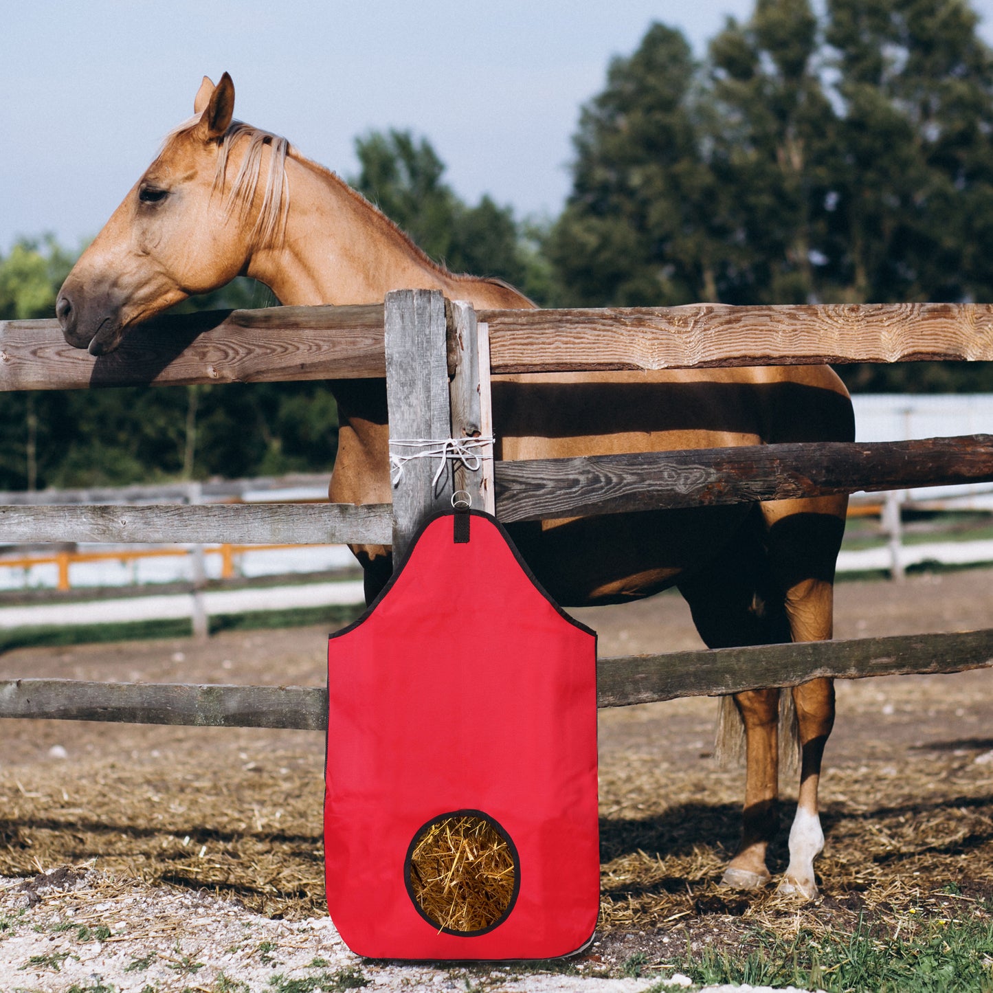 "Durable Horse Feeder Bag – Portable, Easy-to-Fill, No-Spill Design for Efficient Feeding".(Art-HB-03)