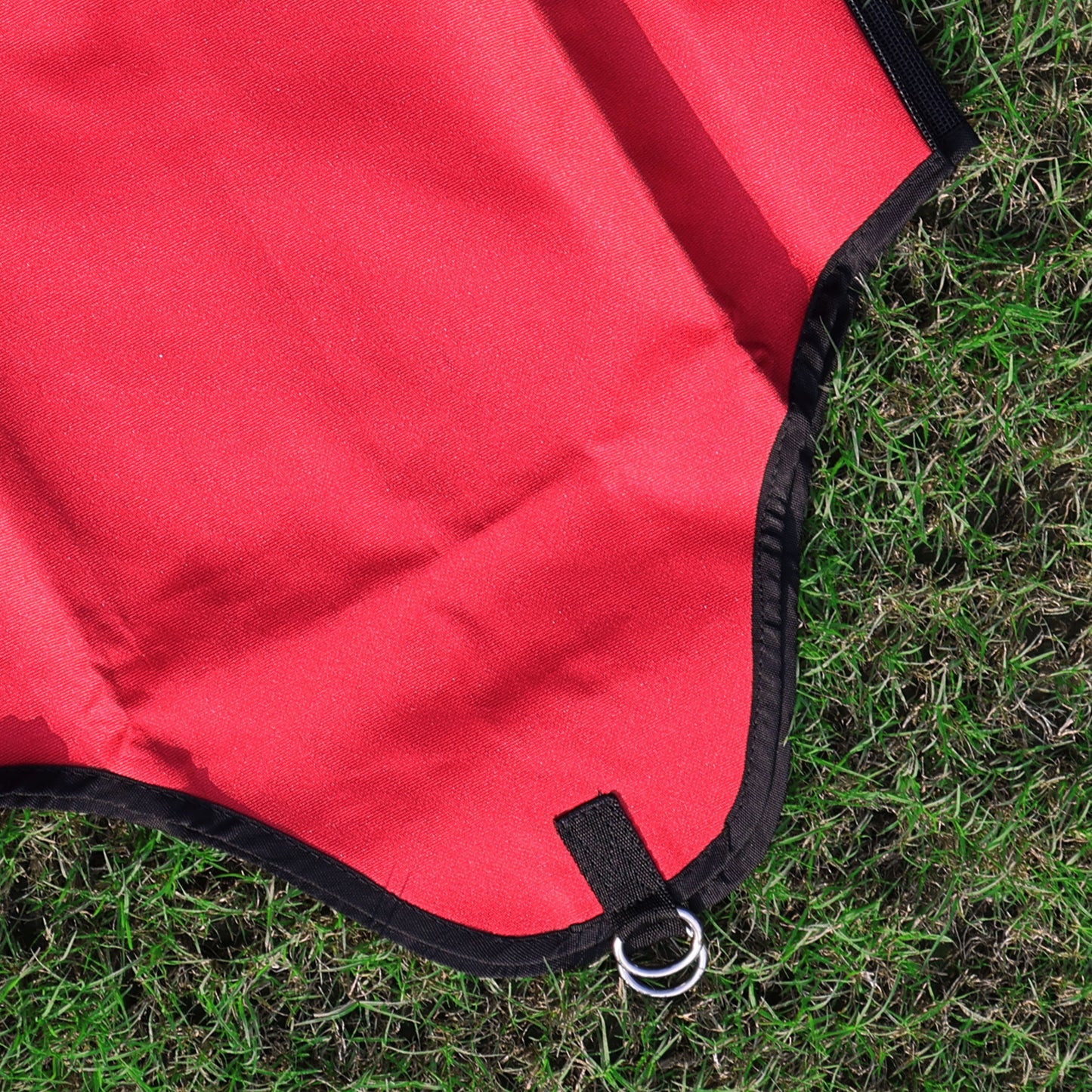 "Durable Horse Feeder Bag – Portable, Easy-to-Fill, No-Spill Design for Efficient Feeding".(Art-HB-03)