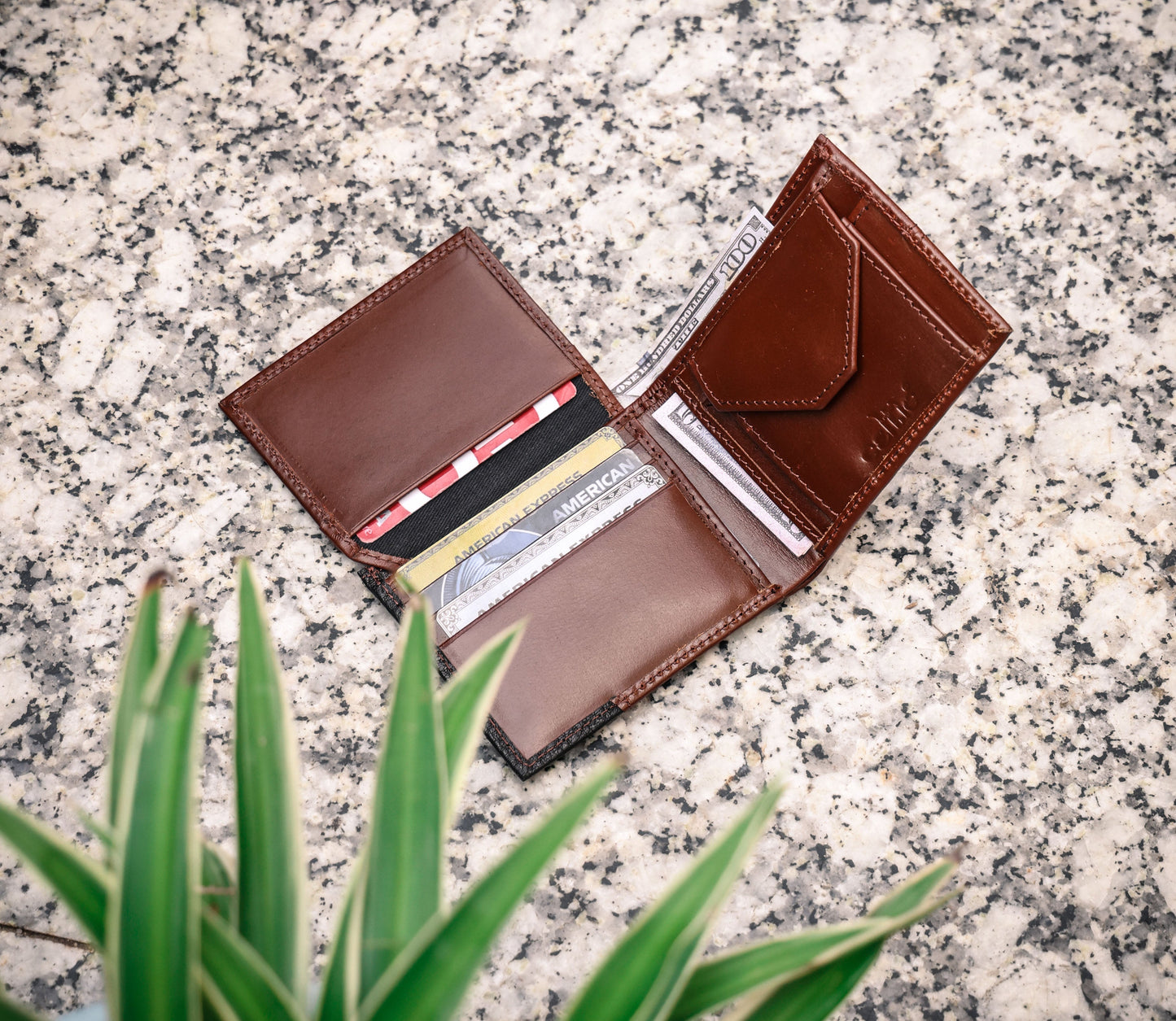 "Explore Premium Leather Wallets: Classic and Contemporary Designs" ART:-LA-1401