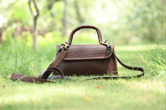 Anam Exim brown color pure leather sling bag for girls and women with fabulous finish, Art: BG-1567