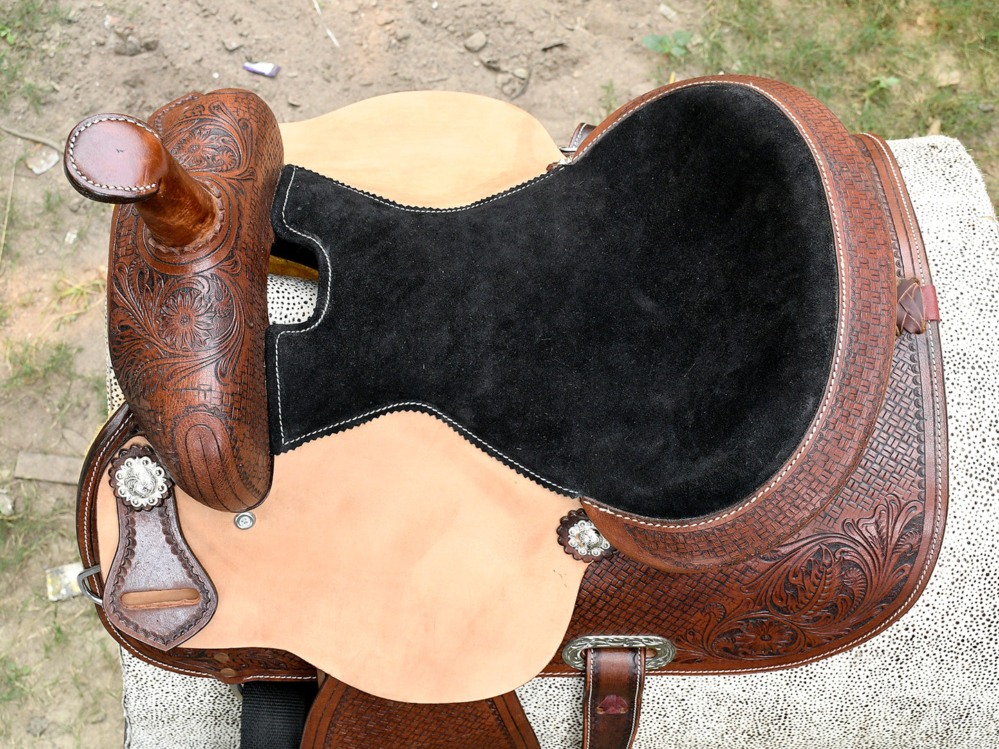 Anam Exim New Premium Handmade Leather Western Saddle – Elegant Design and Lasting Comfort. ( Art-WSD-04 )