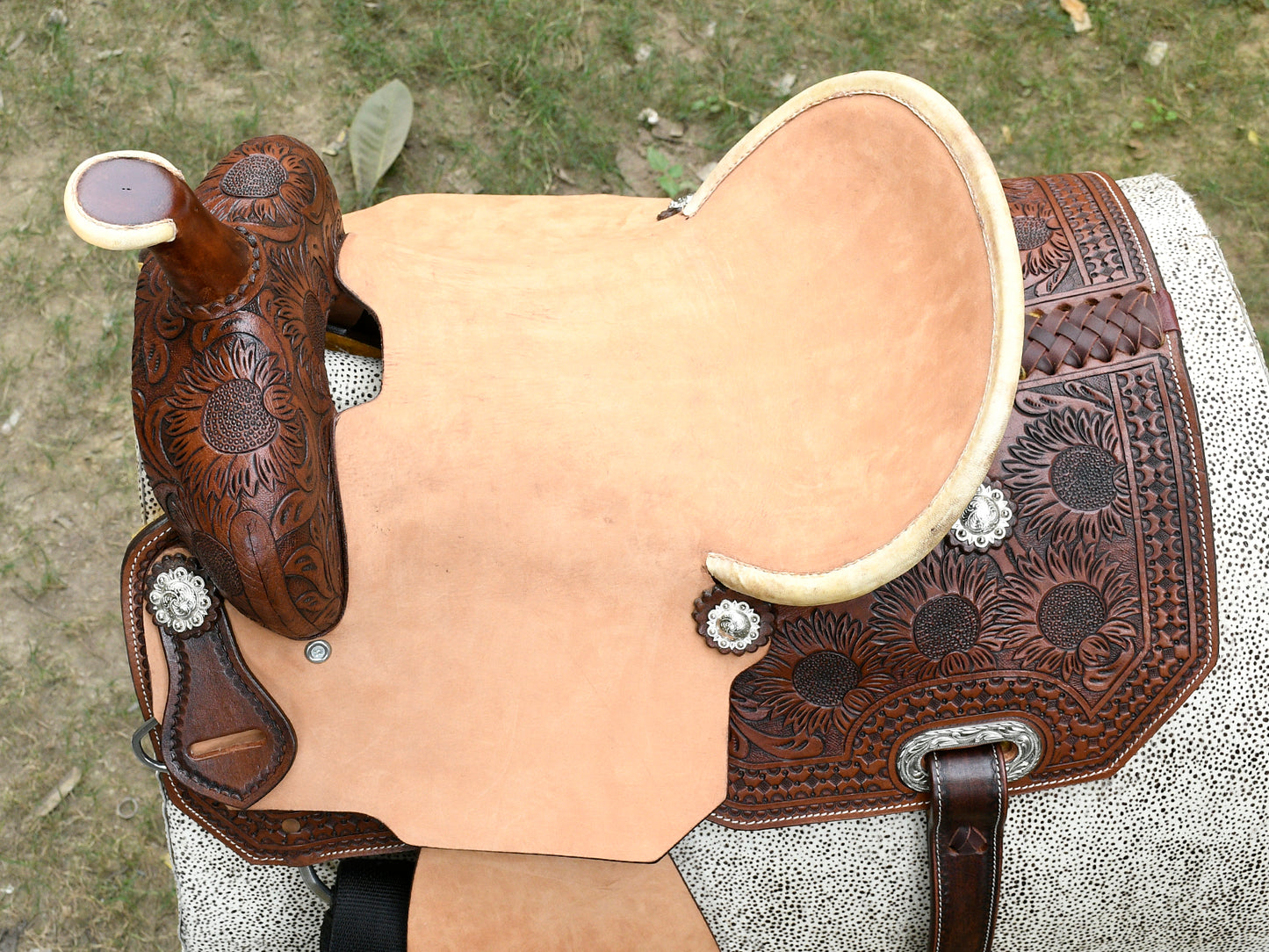 Premium Handmade Natural Harness Leather Western Saddle – Durable, Stylish, and Comfortable.(Art-WSD-05)